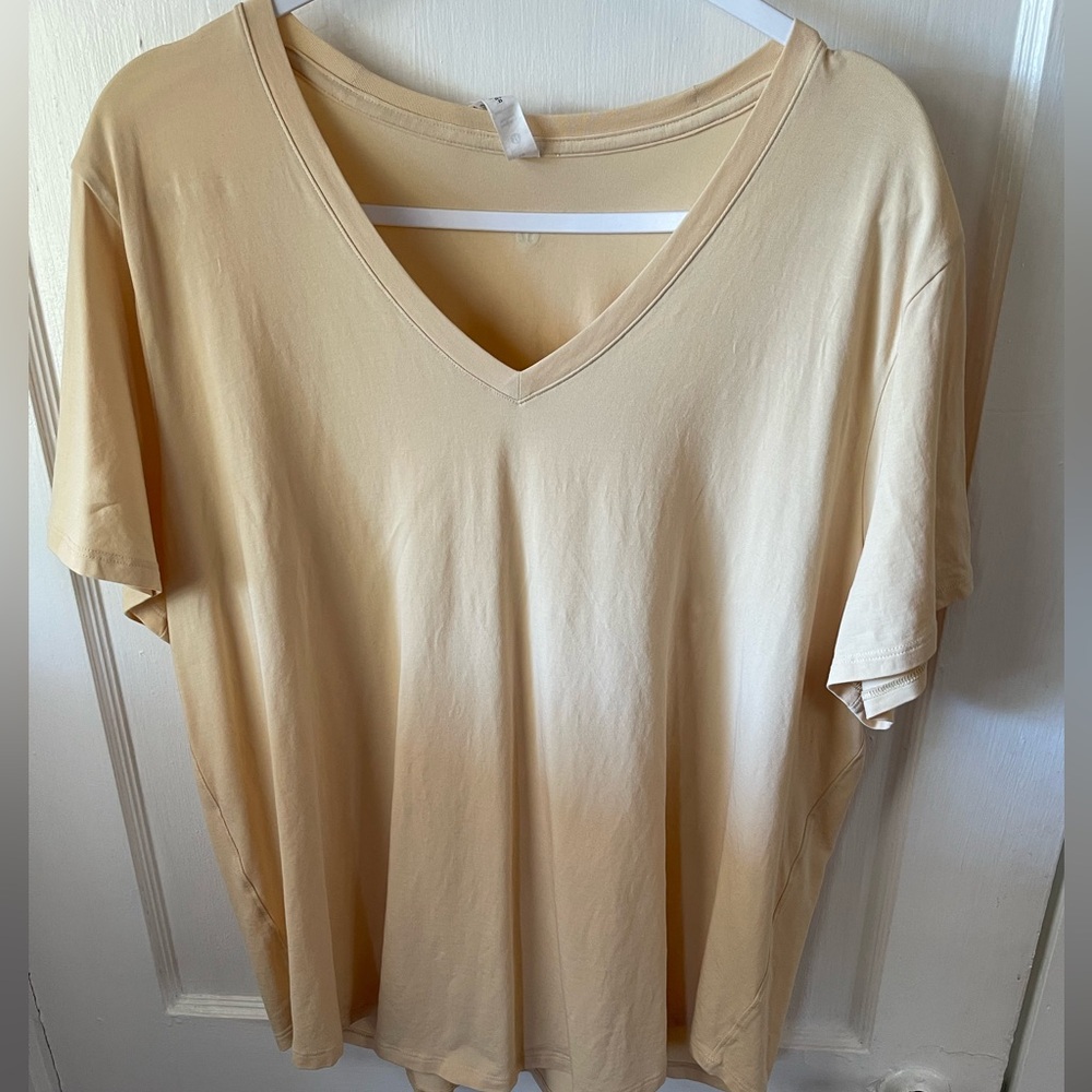 Lululemon, size 18, V-Neck Cream Women's Top, short sleeves, great condition
